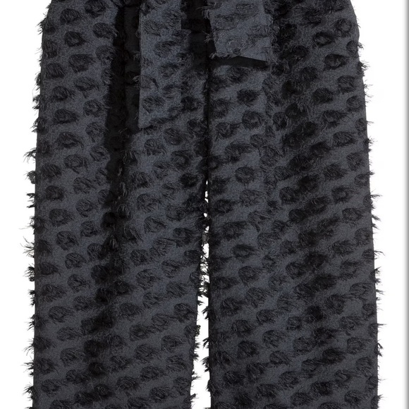 H&M Textured Cropped High Waisted Pants Size 6 - Picture 5 of 7